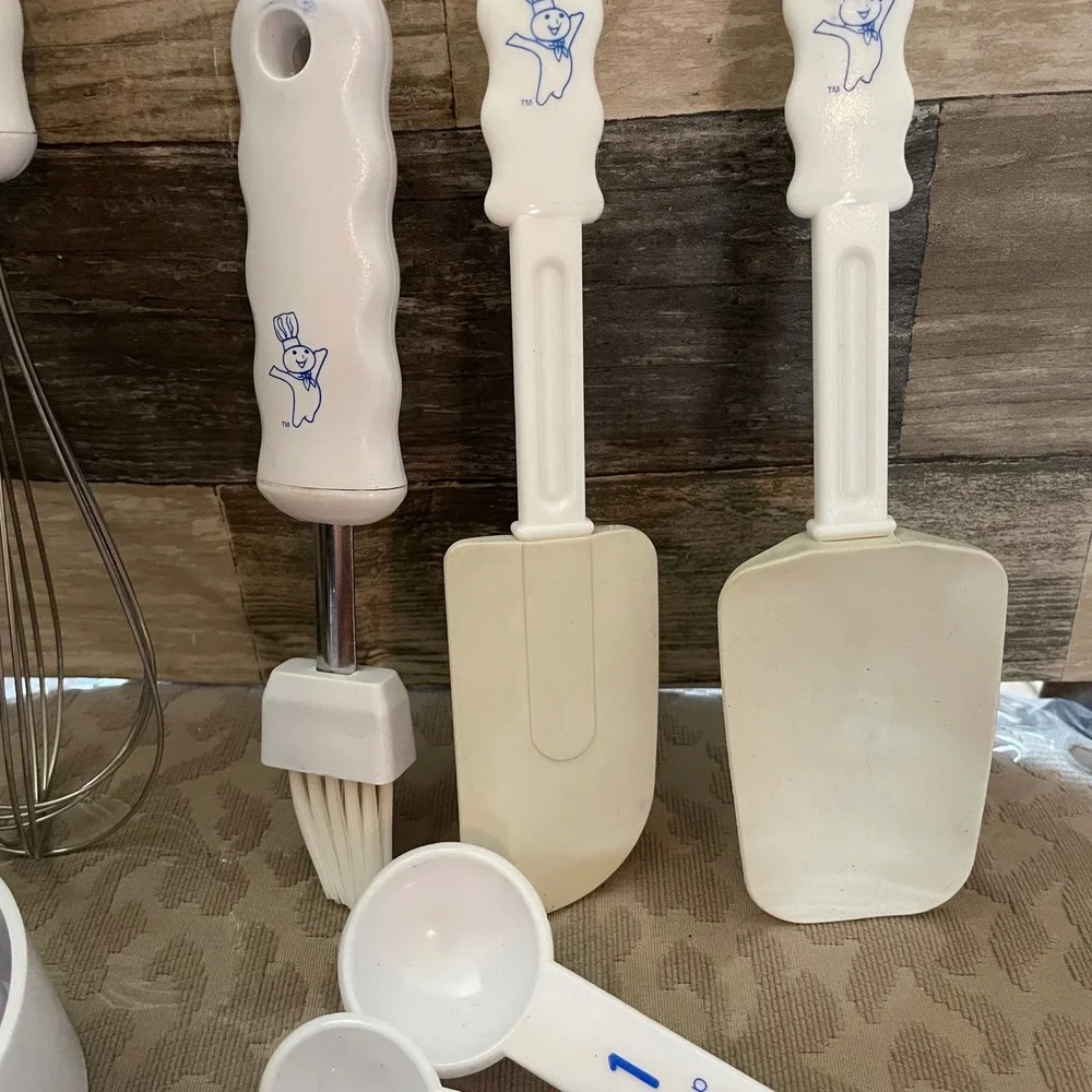 Pillsbury Doughboy Kitchen Utensil Set Whisk Spatulas Measuring Cup Spoons White